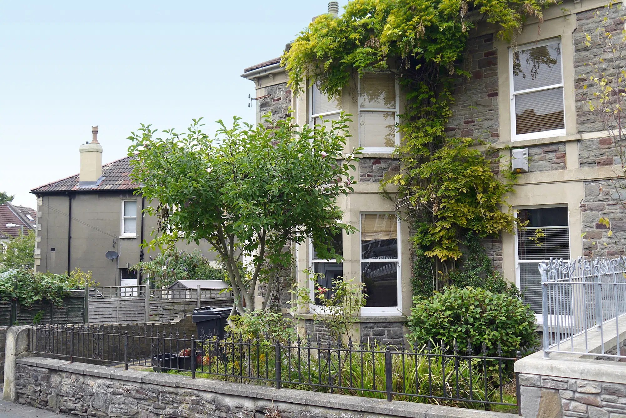 8 bed house in Bristol Metro