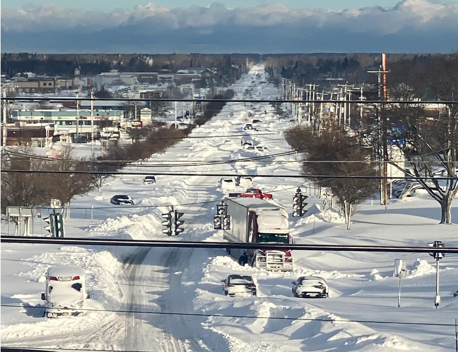 Cidade em Nova York tem cenas que lembram "O Dia Depois de Amanhã"
