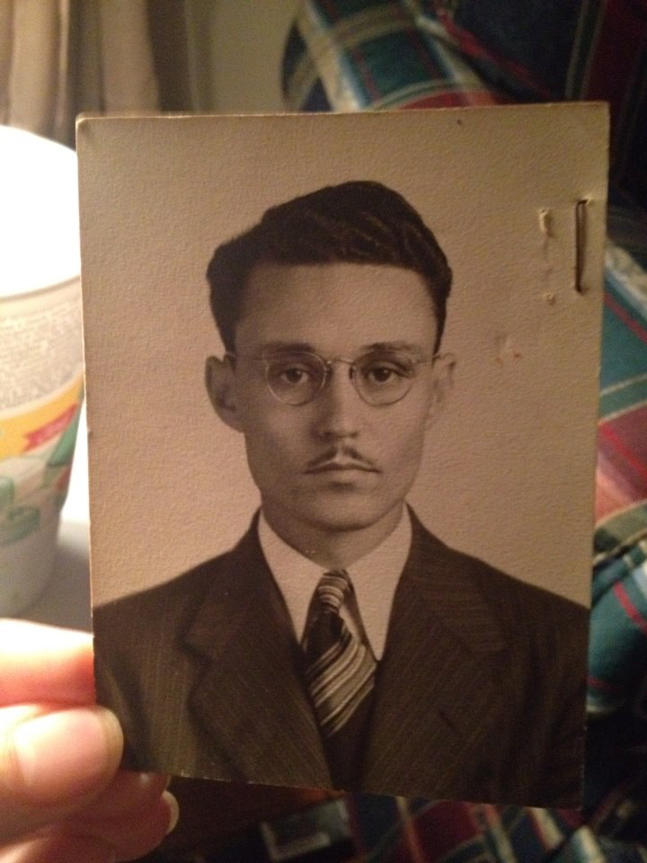 Do you think this person's greatgrandfather looks like Johnny Depp?