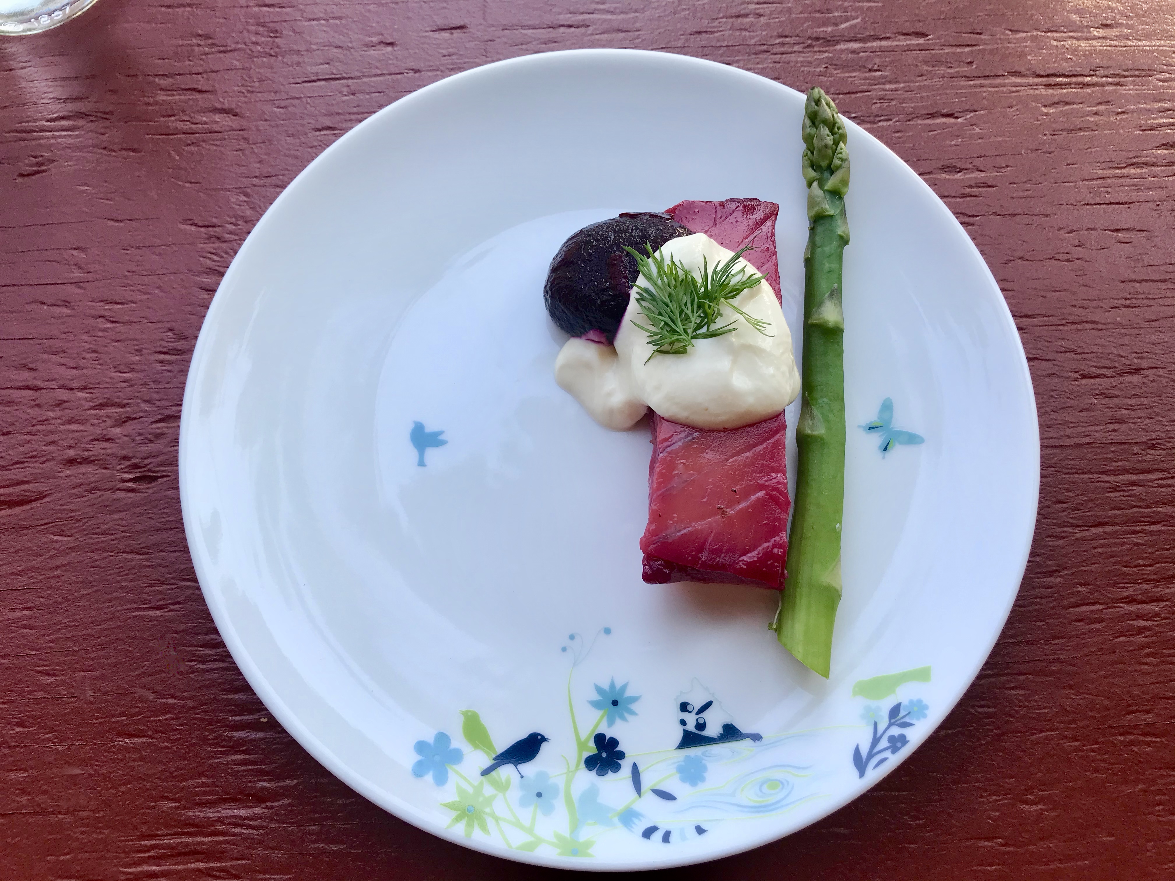 Gerookte zalm in bietensap en soja gemarineerd Mevrouw de Vries