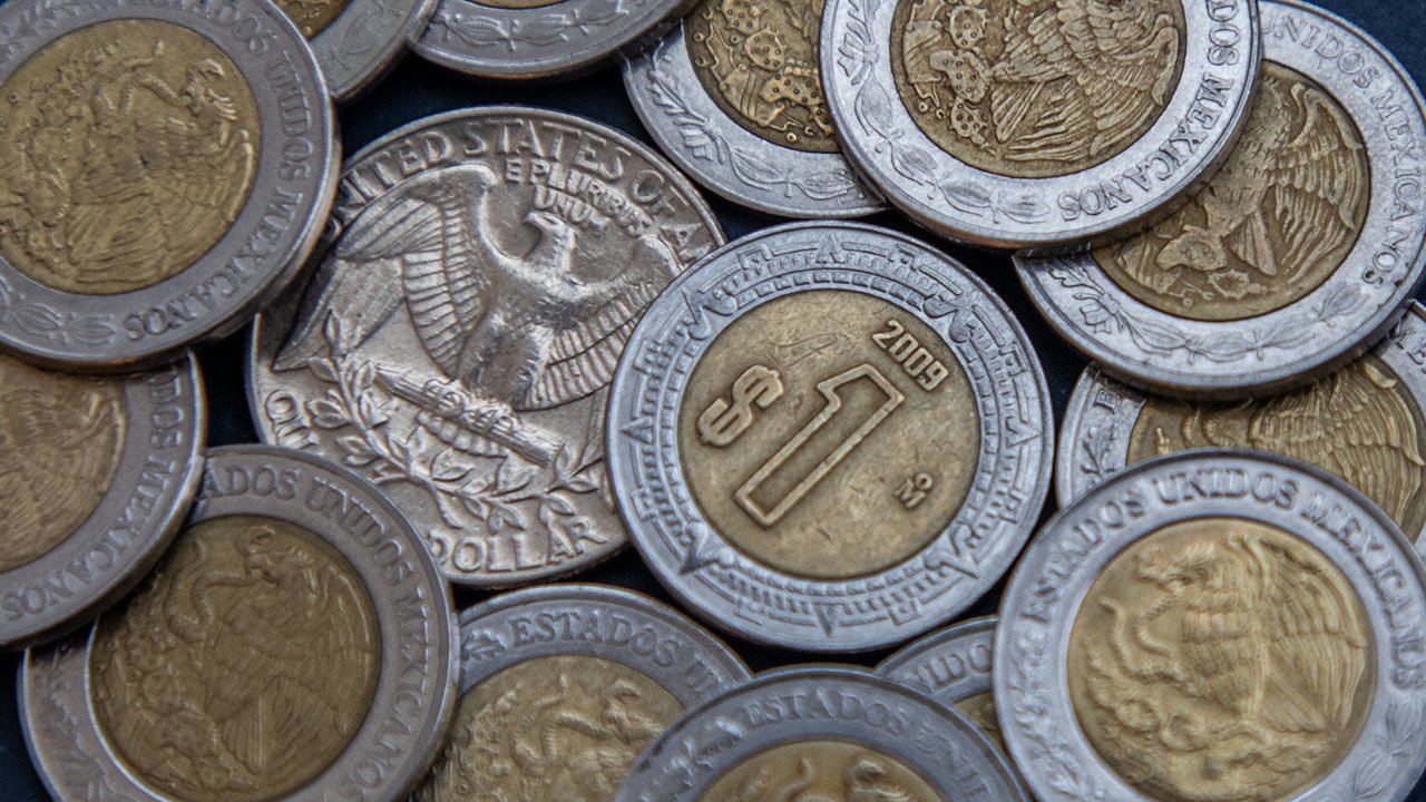 El peso se devalúa pero que en los últimos 7 años | Mexiconomics
