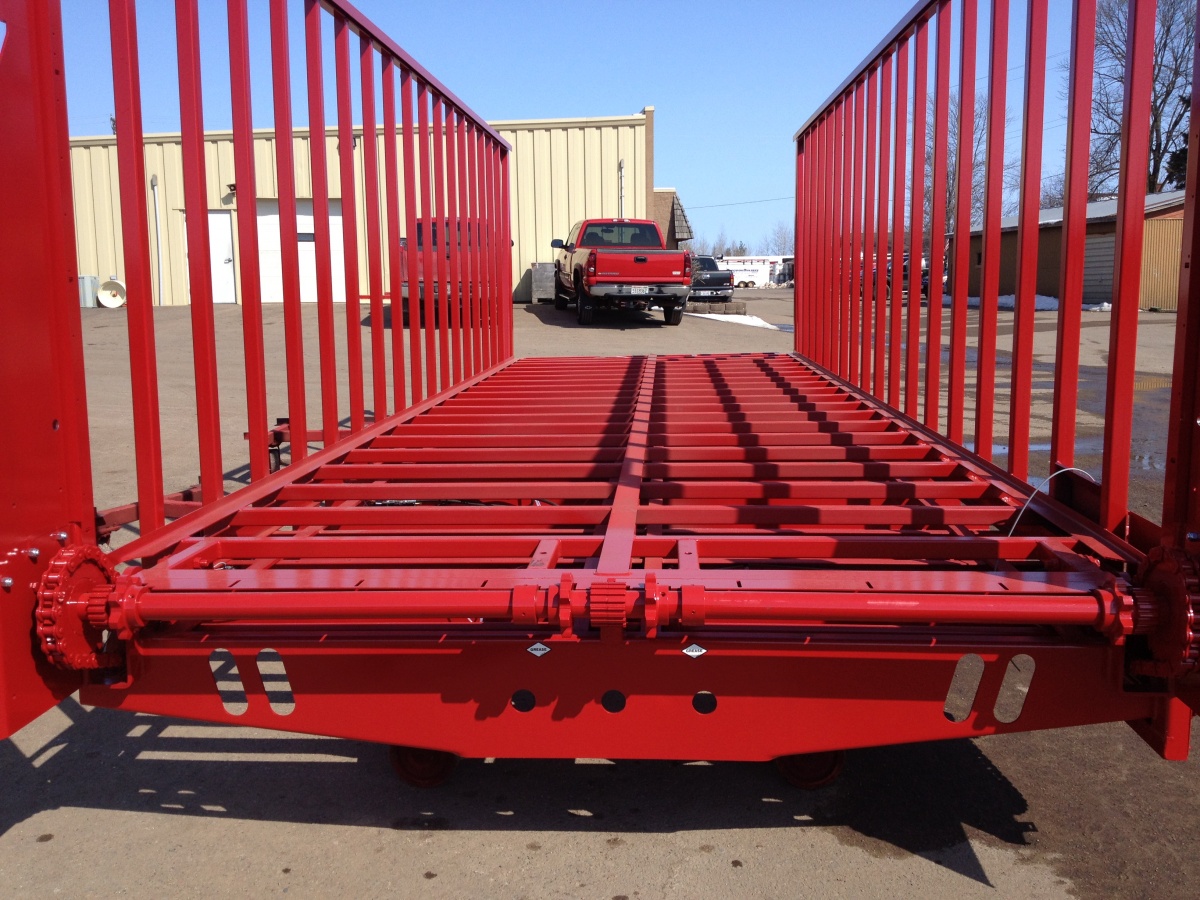 8200 BOSS RT Front & Rear Unload Forage Box Meyer Manufacturing