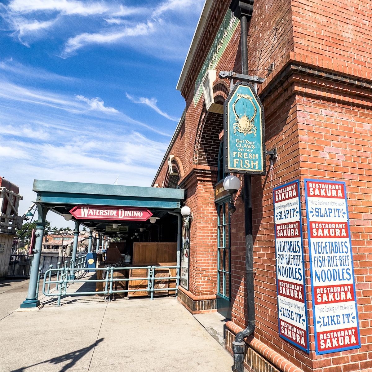 ブラックペッパーてりやきチキンロール！レストラン櫻テラス席グランドメニュー