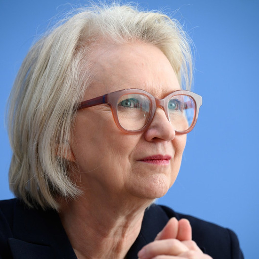 German economic adviser proposes tax increase to fund Ukraine — RT World News