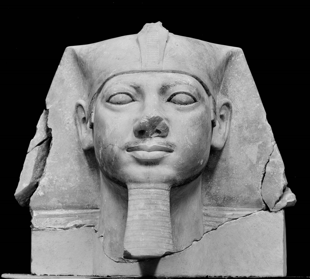 Colossal statue of King Menkaura (Mycerinus) Museum of Fine Arts, Boston