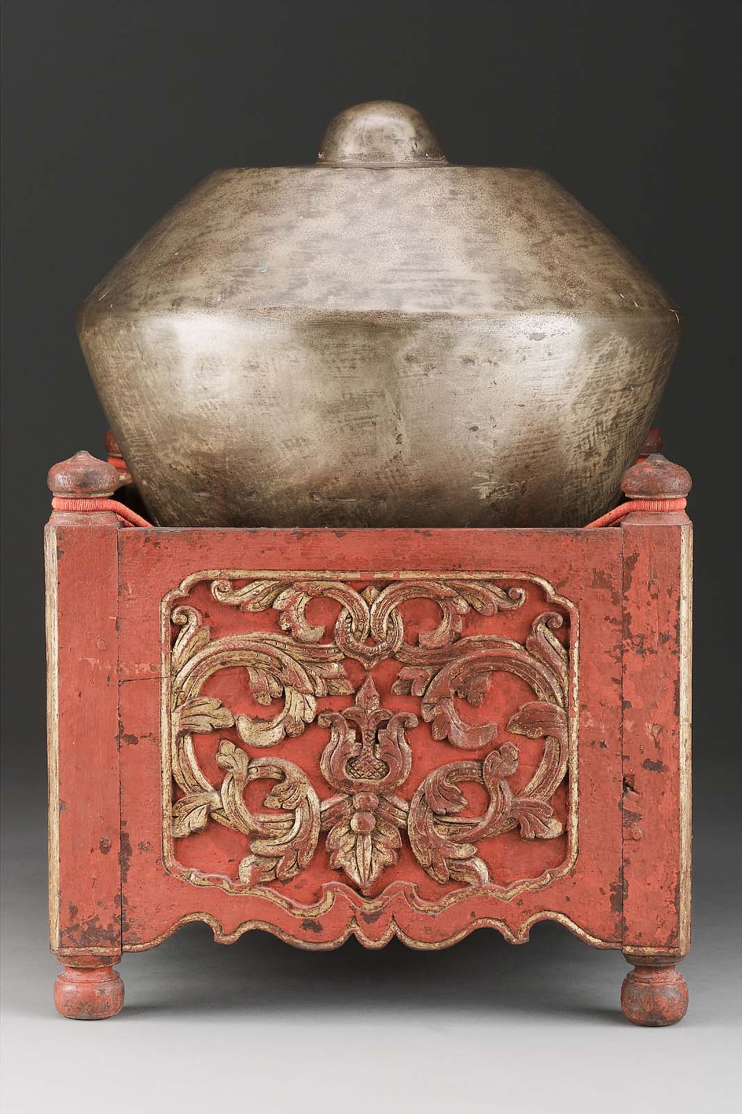 Kettlegong (kenong Japan) Museum of Fine Arts, Boston