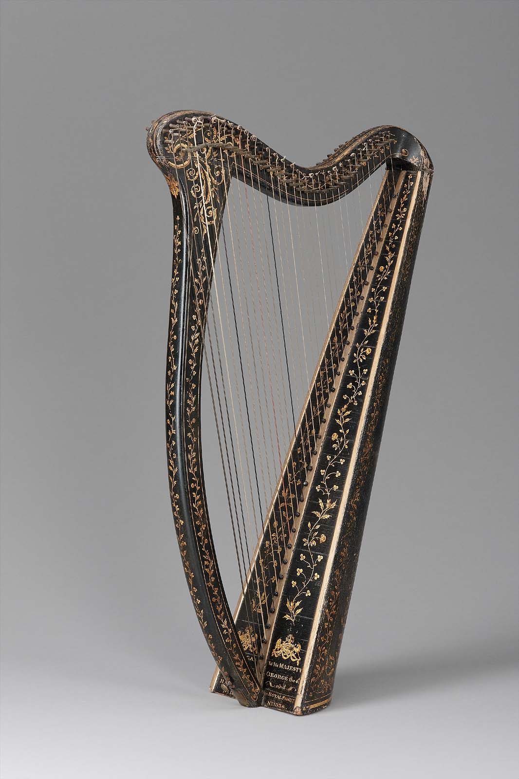 Portable Irish harp Museum of Fine Arts, Boston