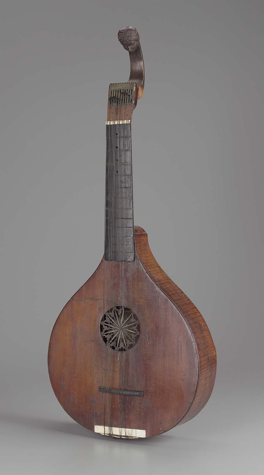 Cittern (English guitar) Museum of Fine Arts, Boston