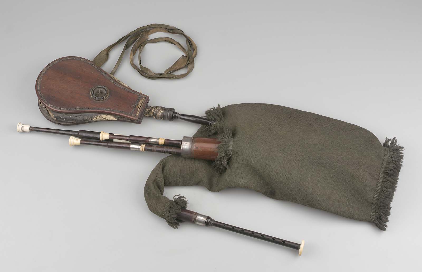 Bagpipe (lowland pipes) Museum of Fine Arts, Boston