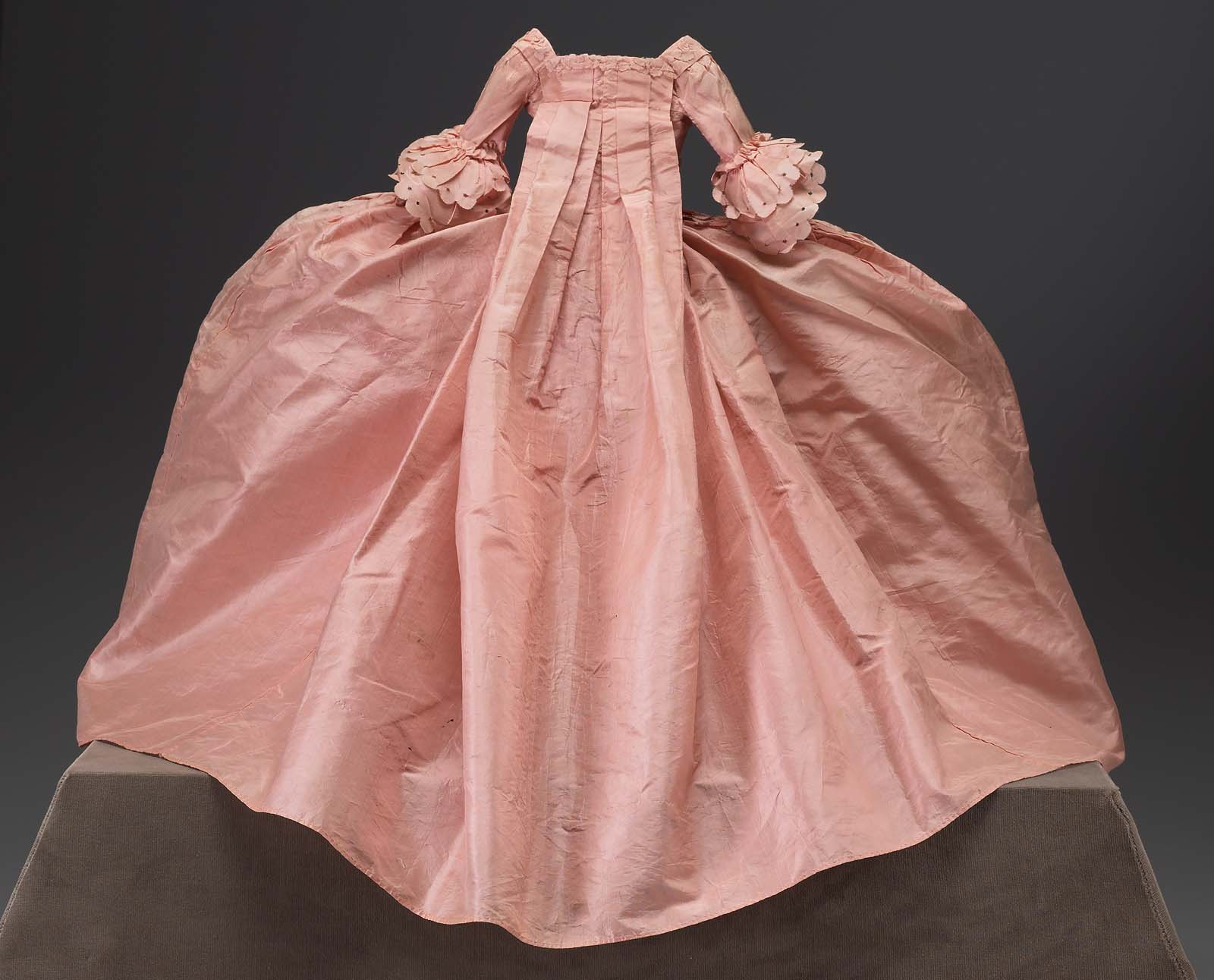 Doll's dress, robe a la francaise Museum of Fine Arts, Boston