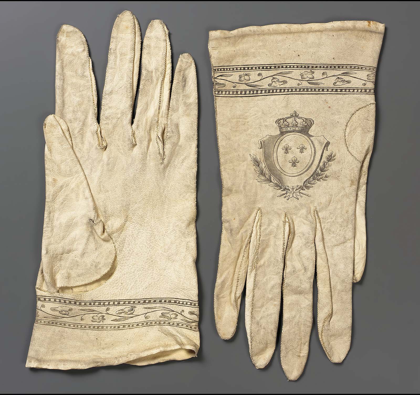 Pair of women's kid gloves Museum of Fine Arts, Boston