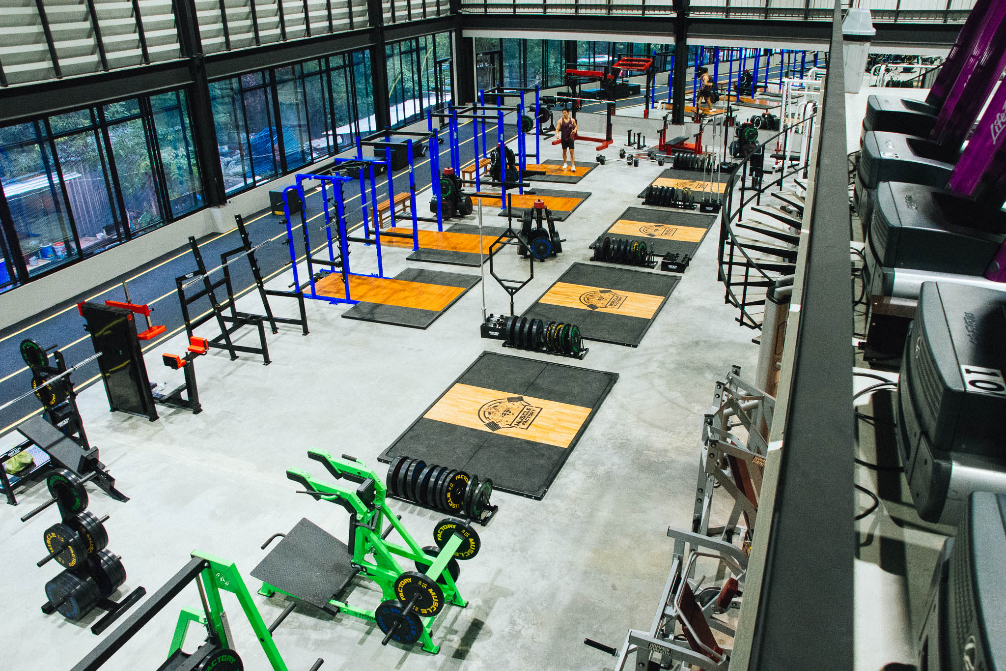 Muscle Factory Hardcore Training Gym