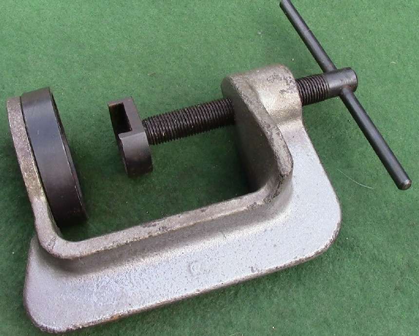 Disc brake piston resetting tool (Lockheed)