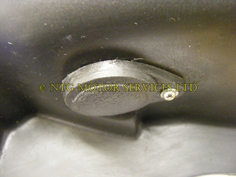 R203 Cover Gearbox Rubber