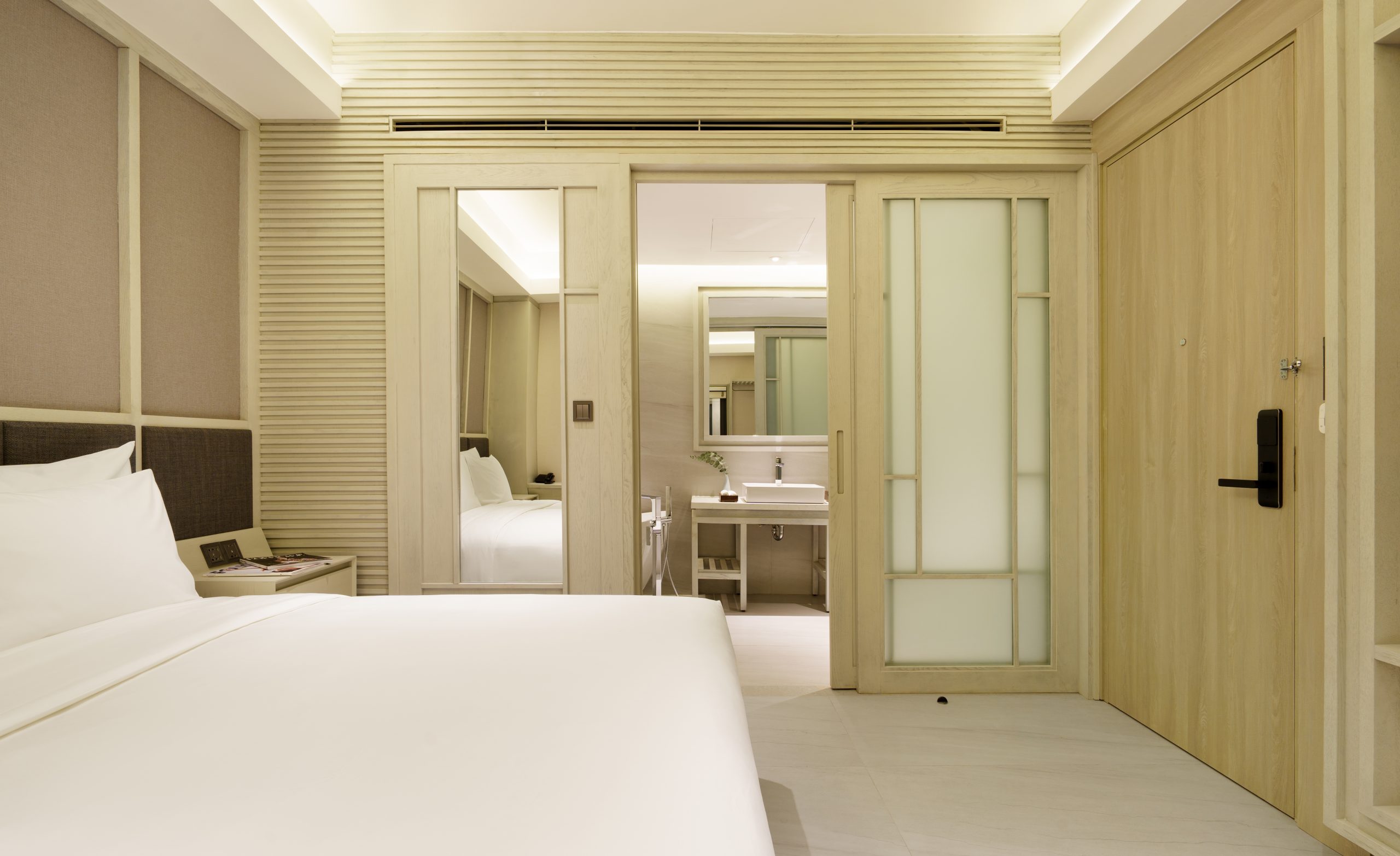 Deluxe M Hotels & Resorts