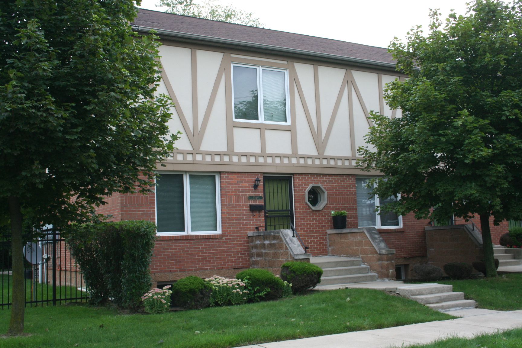 Chapel Hill Townhouses Continental Management