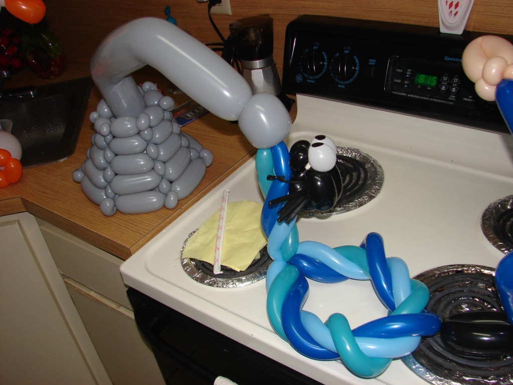 Itsy bitsy Spider went up the water spout balloon decoration The