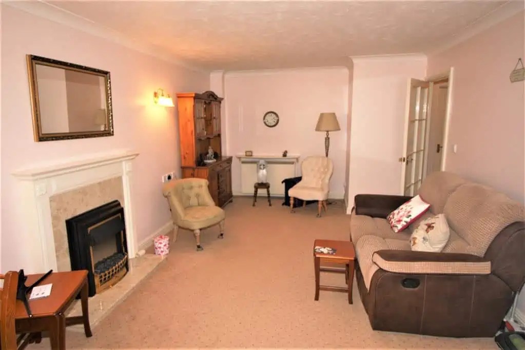 Flat 4 Blenheim Court, Regency Crescent, CHRISTCHURCH BH23 2UG Michael Adam Estate Agents