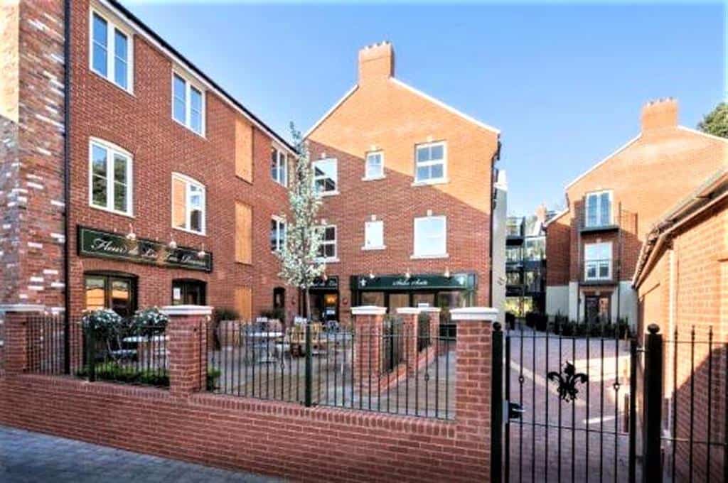 Apartment 10 Fleur de lis, 41 High Street, Christchurch BH23 1AS