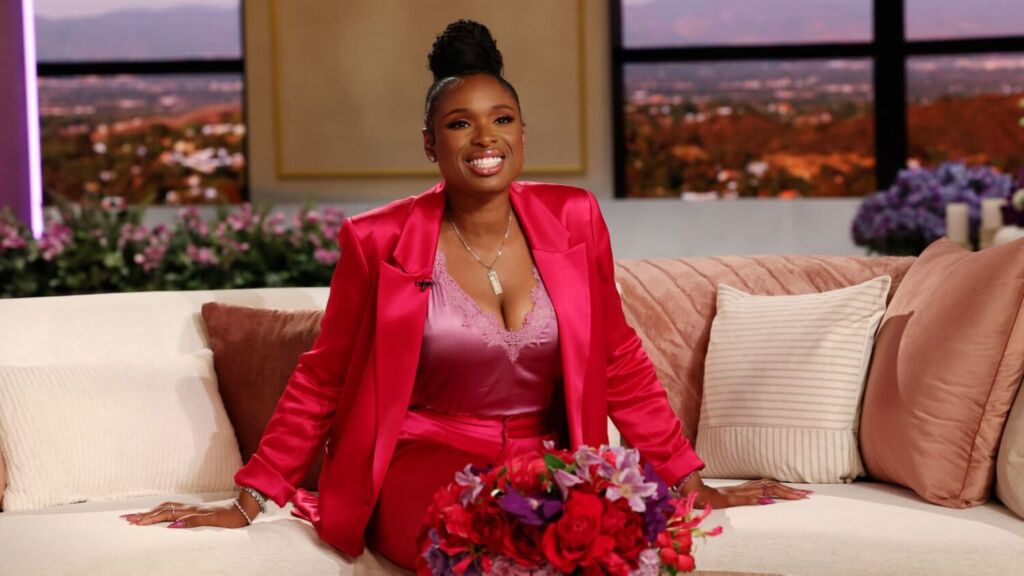 Jennifer Hudson Wins NAACP Image Award for Outstanding Host for her