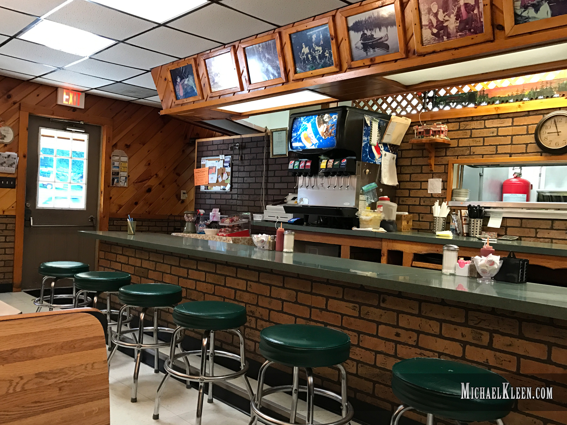 AllAmerican Diner Tour Knotty Pine Diner in Wampsville, New York M