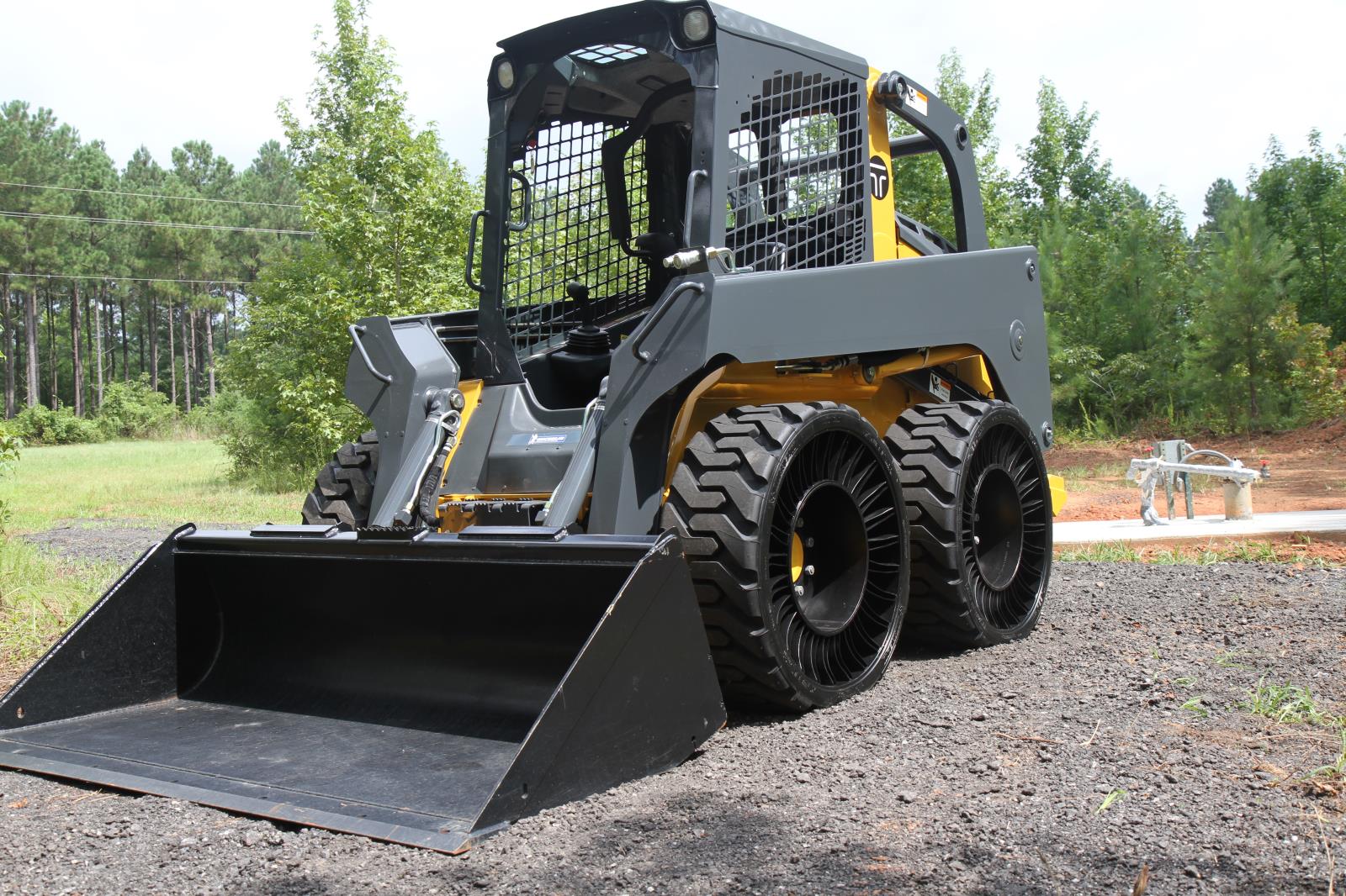 Michelin Tweel Technologies Expands its Line of Airless Radial Tires