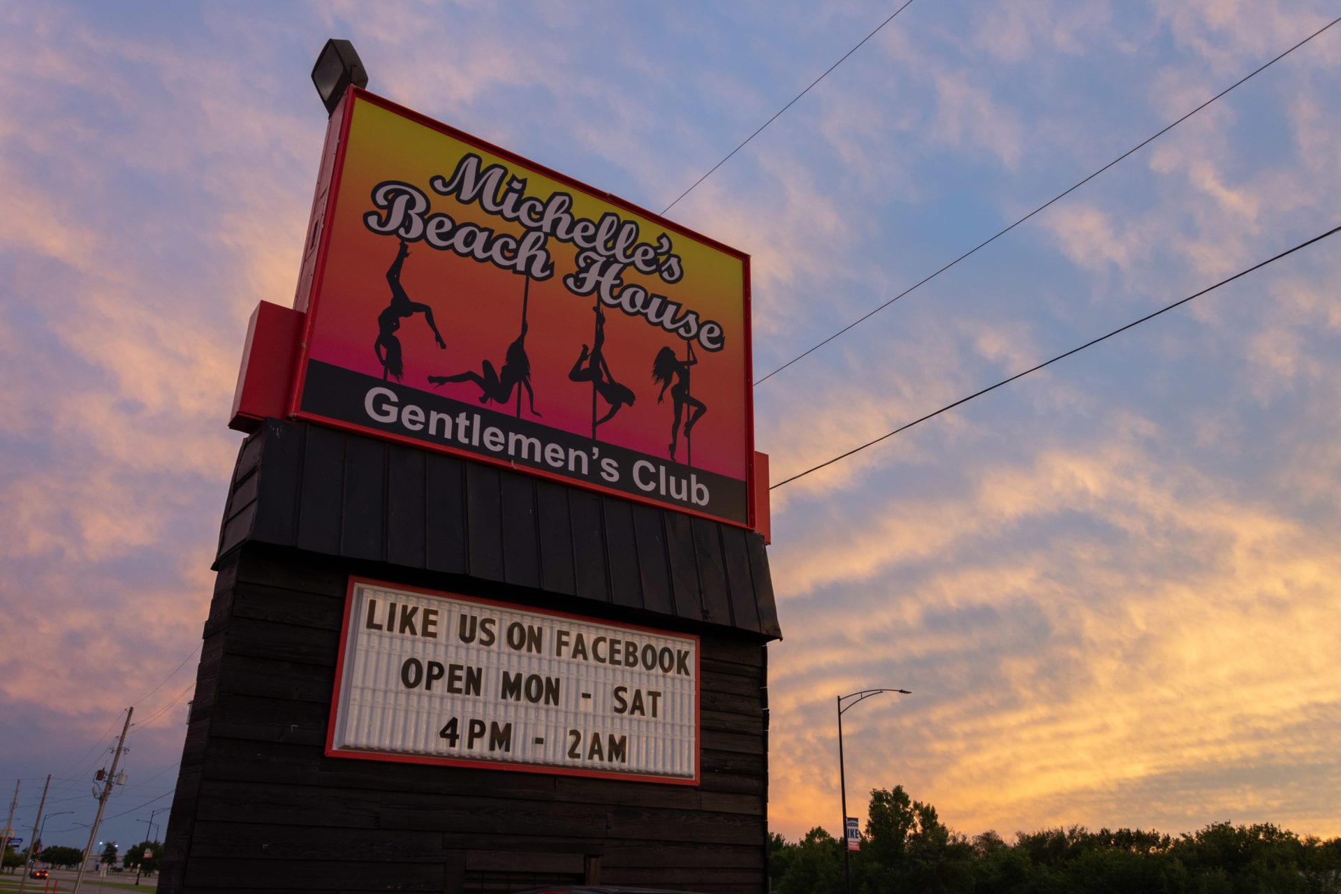 Premier Gentlemen Club in Wichita Michelle's Beach House