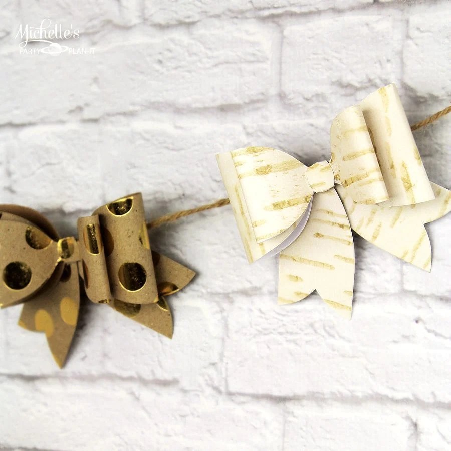 Christmas Bow Garland Sizzix Tutorial Michelle's Party PlanIt