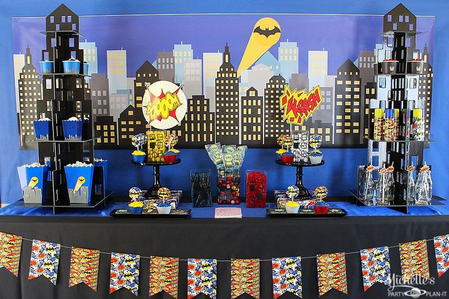 DIY Batman Themed Party Idea Fantastic Decorations & Crafts!