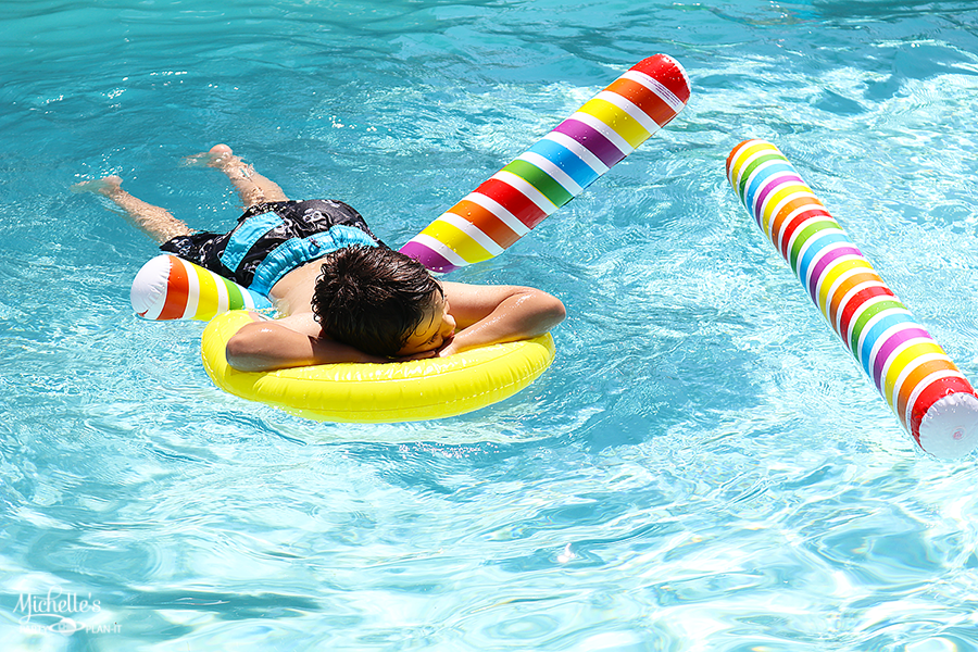 It's an Emoji Summer! Celebrate with an Emoji Pool Party! Michelle's