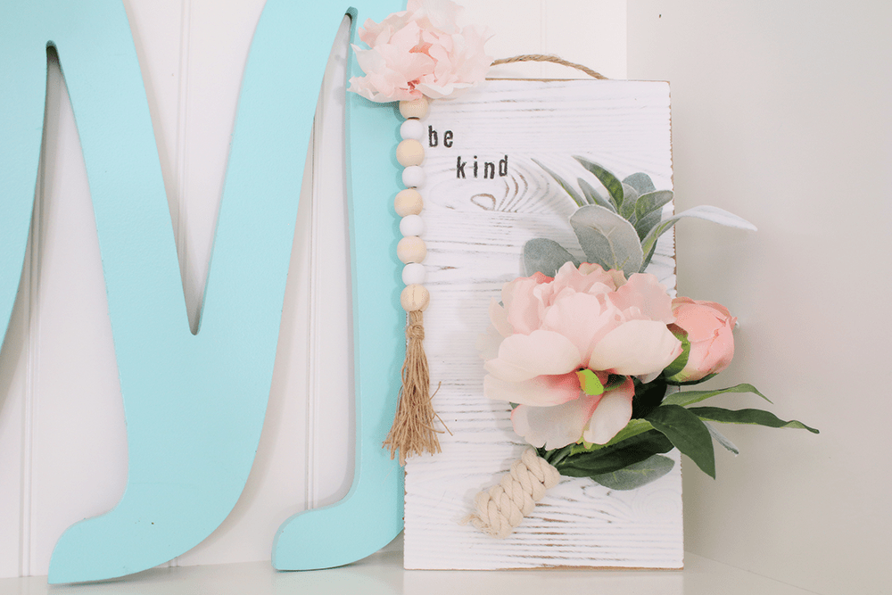 Easy Wall Decor DIY Be Kind Sign Michelle's Party PlanIt