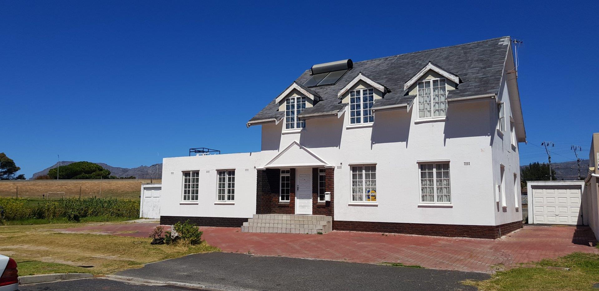 3 Bedroom house for sale in Elfindale Michelle Thomas Properties