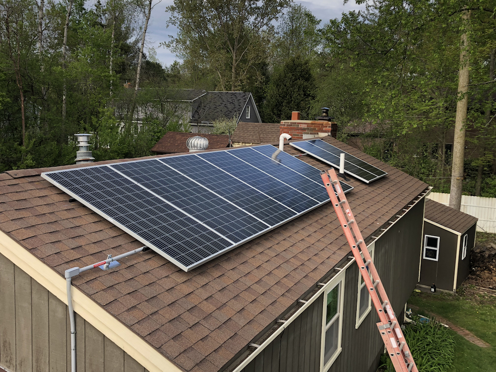 Reasons to Consider Solar Panels When Building Michigan Homes