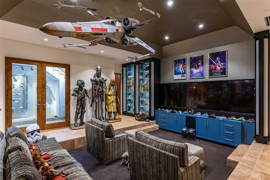 This House Boasts a Full Star Wars Cantina In the Basement