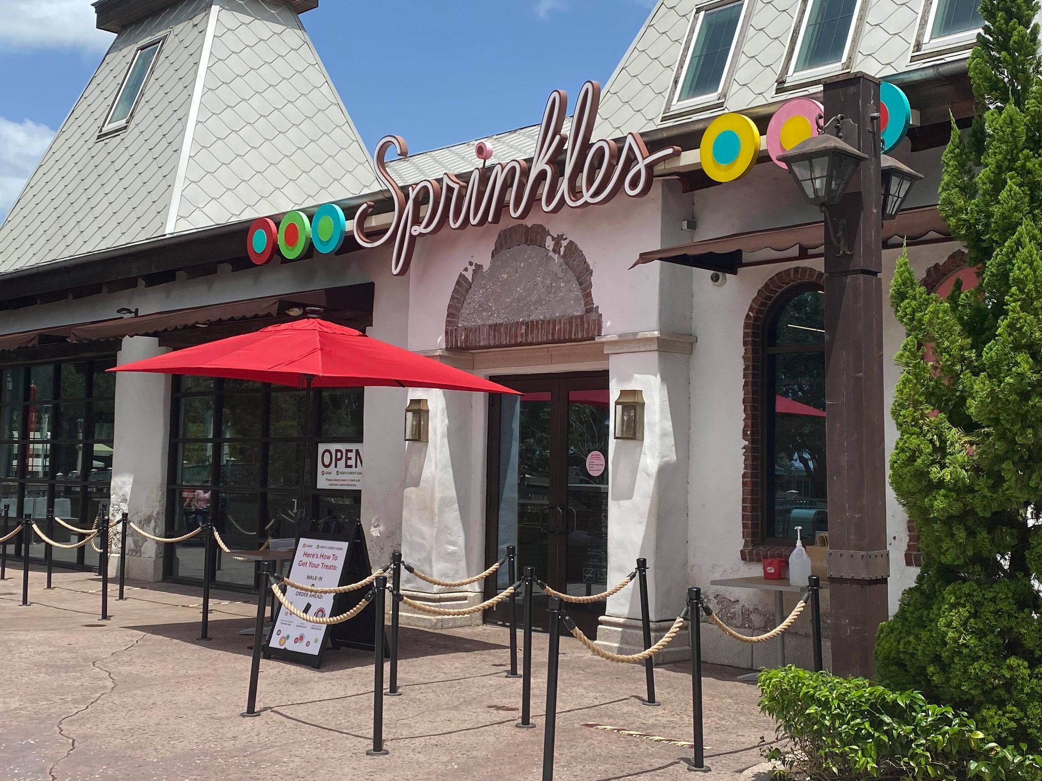 5 Things to Know about Sprinkles in Disney Springs!