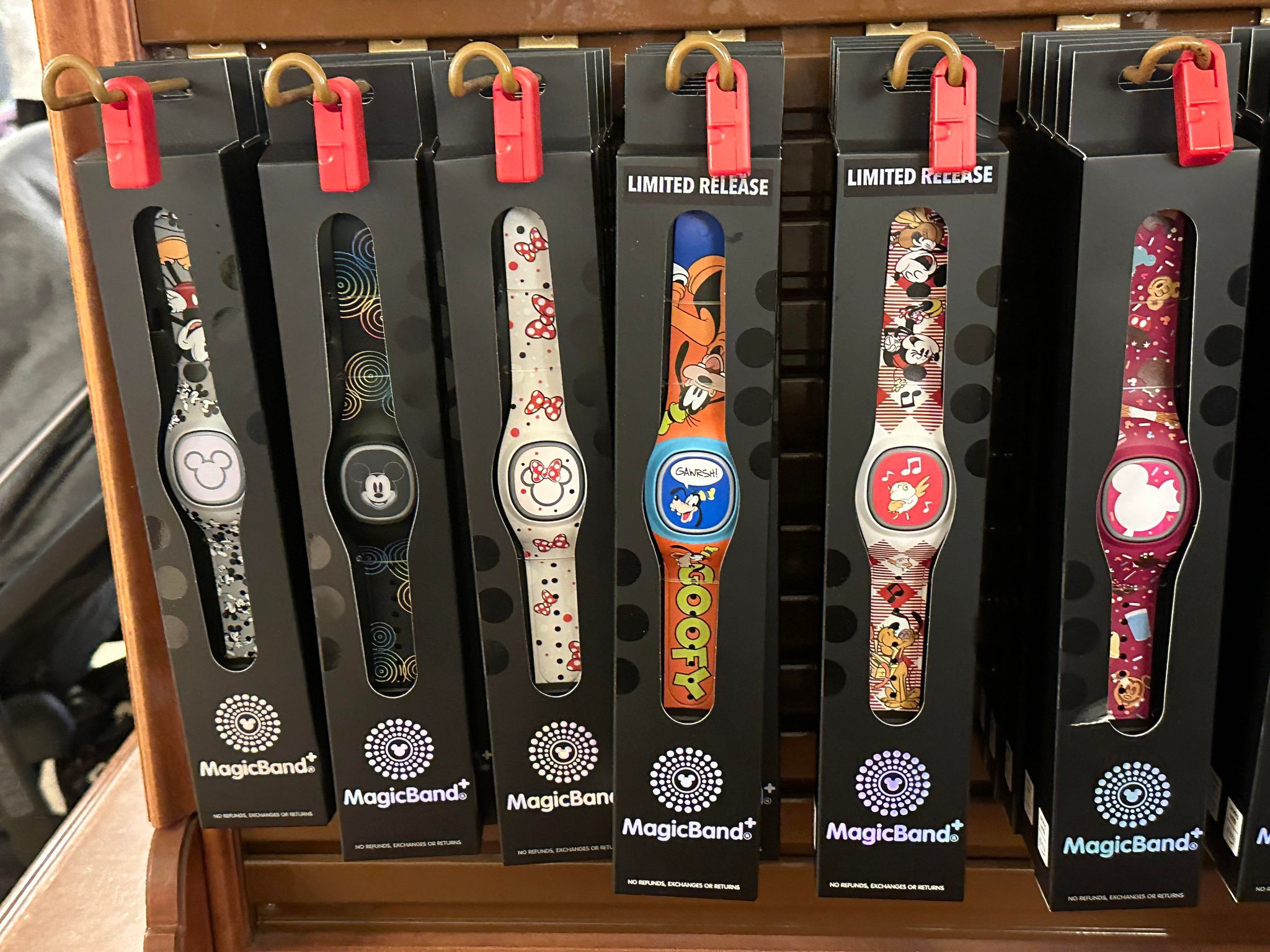More MagicBands+Arrive at the Emporium in the Magic Kingdom