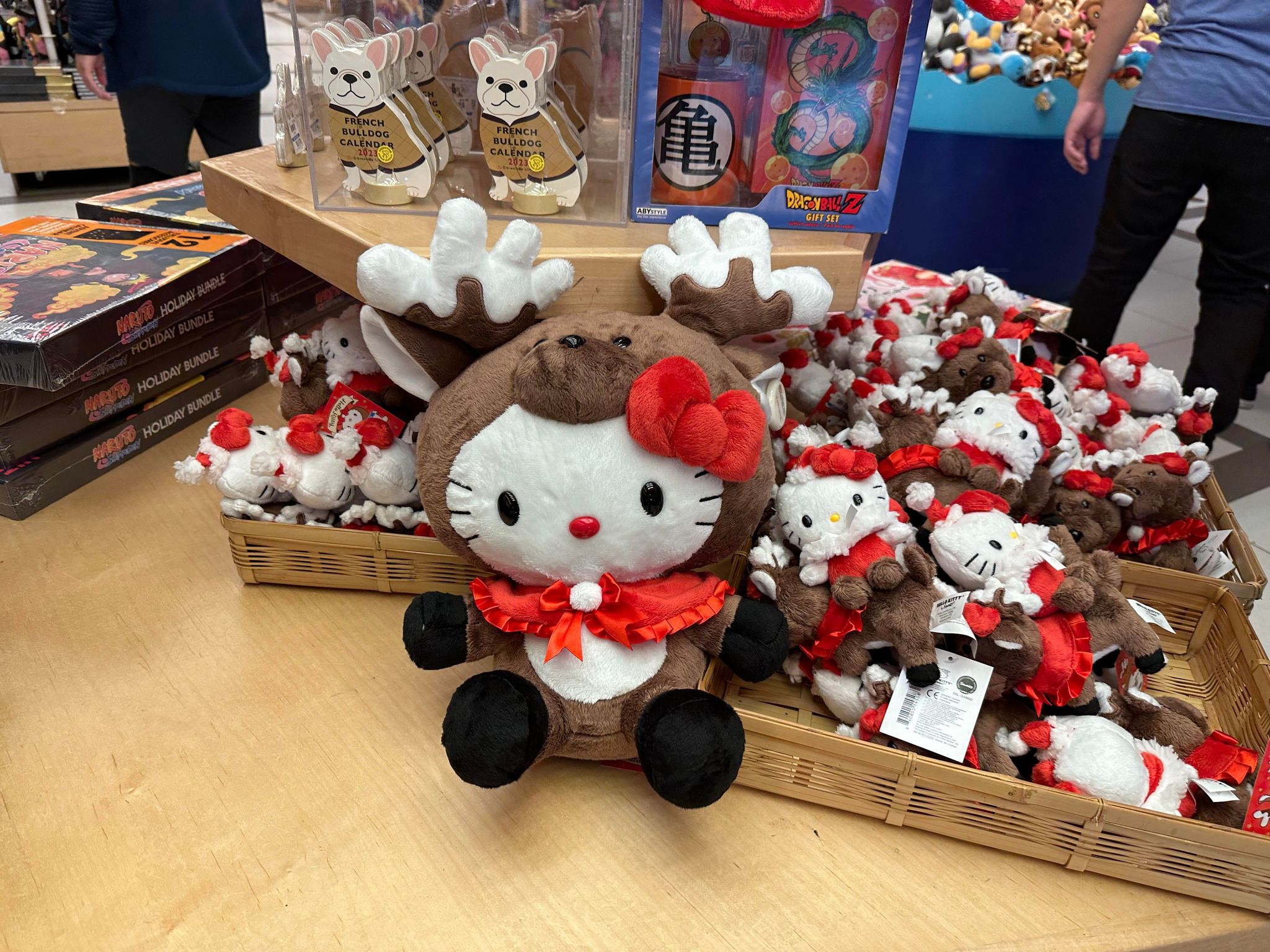 Hello Kitty Holiday Merchandise Found at Mitsukoshi Department Store in
