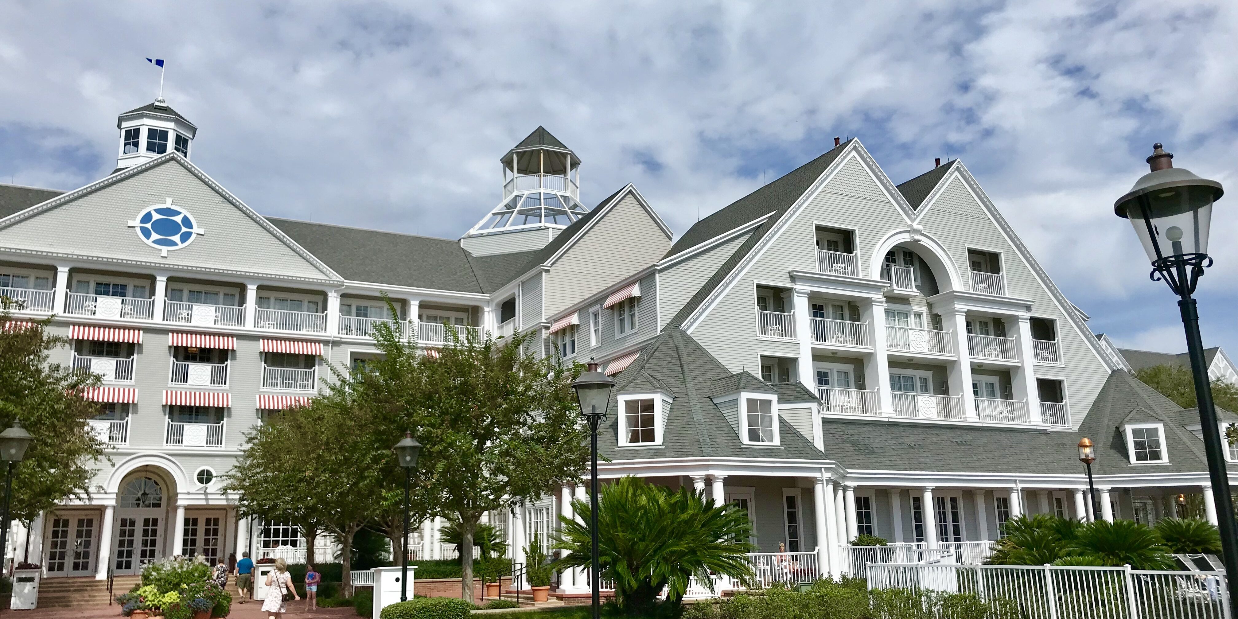 Choosing the Best Disney World Resort For Your Family Mickey Chatter