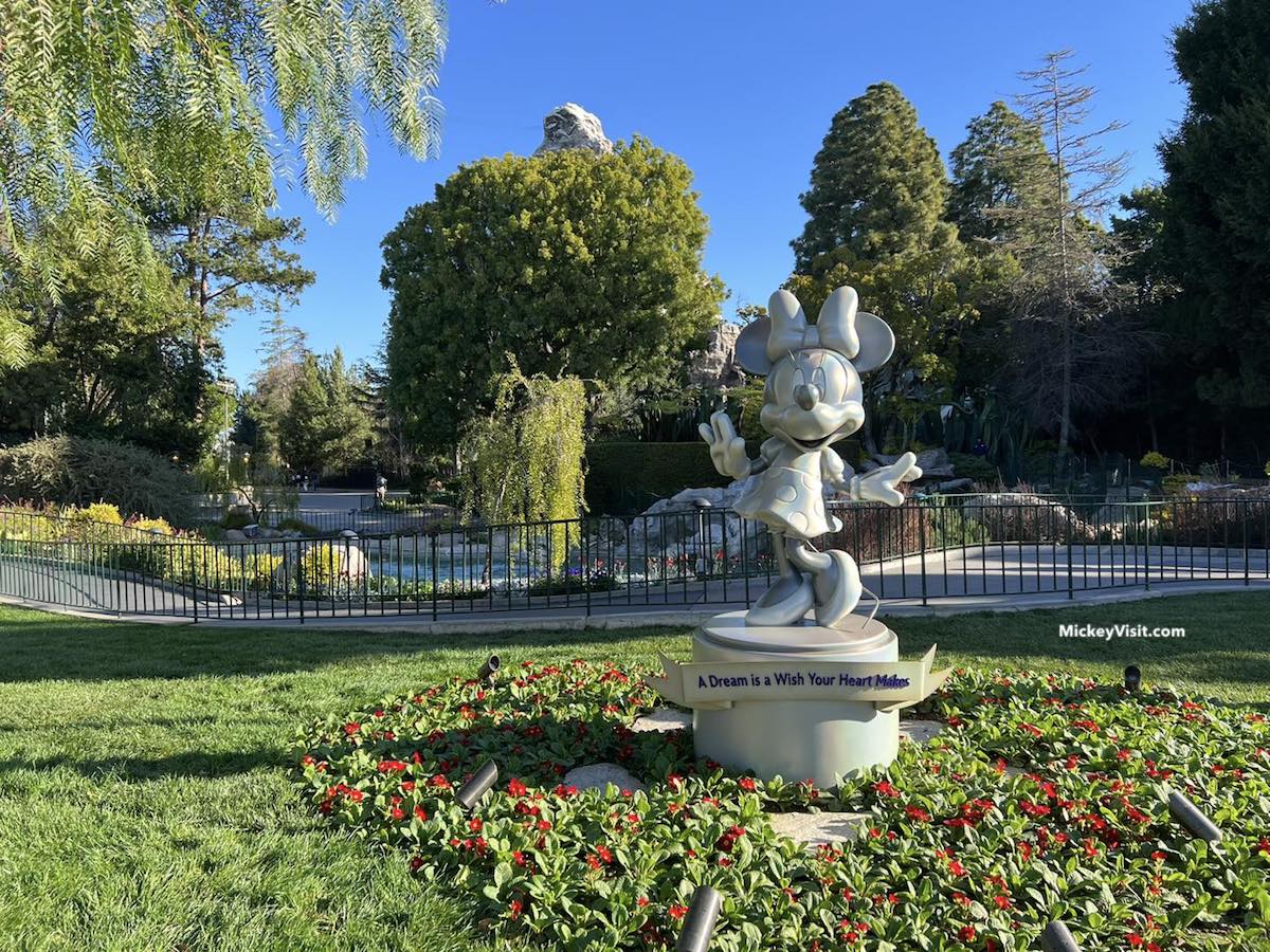 Disneyland in February 2025 Events, Crowds, Weather, Valentine's Day Disneyland in February 2025 Events, Crowds, Weather, Valentine's Day