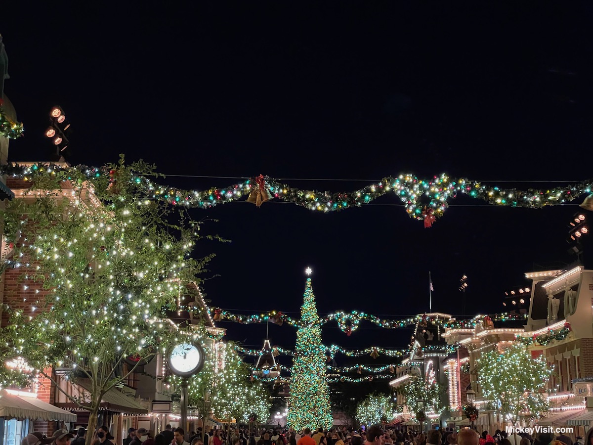 When Does Disneyland Decorate for Christmas?