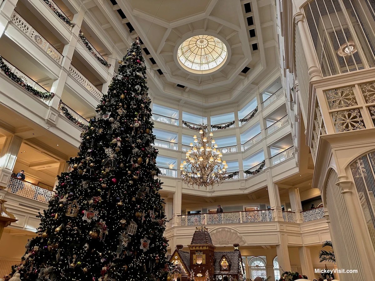 When Does Disney World Decorate for Christmas?