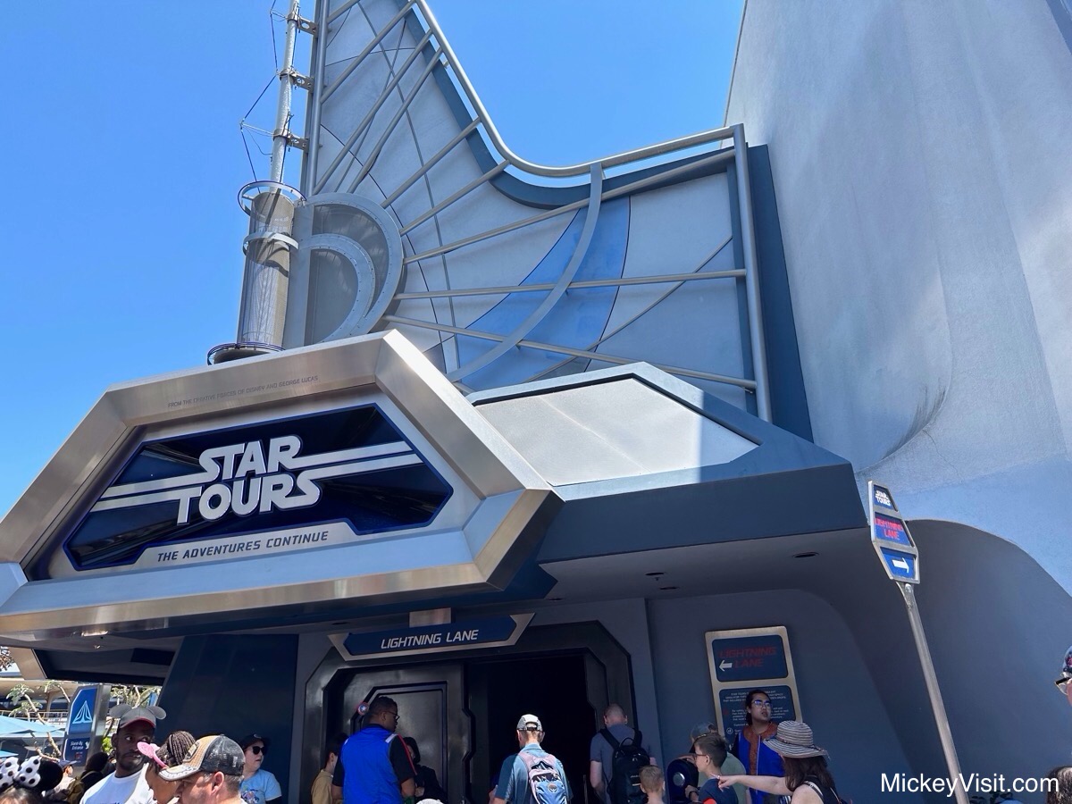 Star Wars at Disneyland Star Wars Bar, Rides, Lightsaber Building