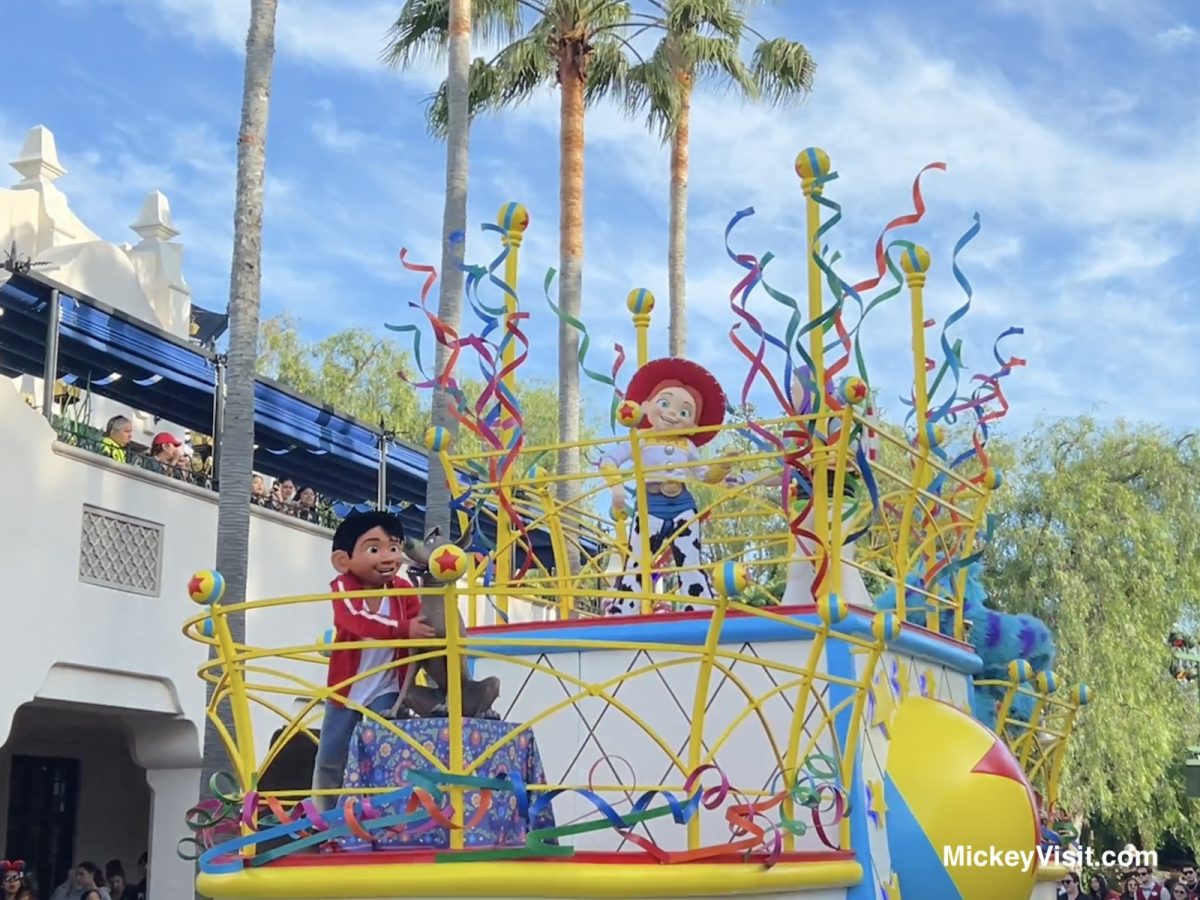 Disneyland Crowd Calendar 2026 (Updated Monthly) Mickey Visit