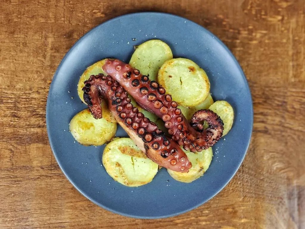 Pulpo a la plancha con patata Mi Cocina Real