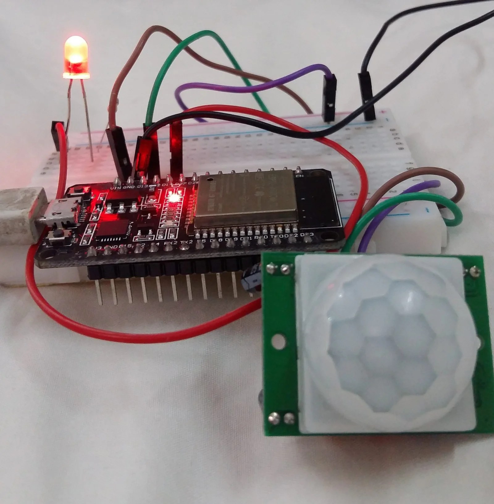 ESP32 Interrupts and Timers with PIR Sensor using Arduino IDE