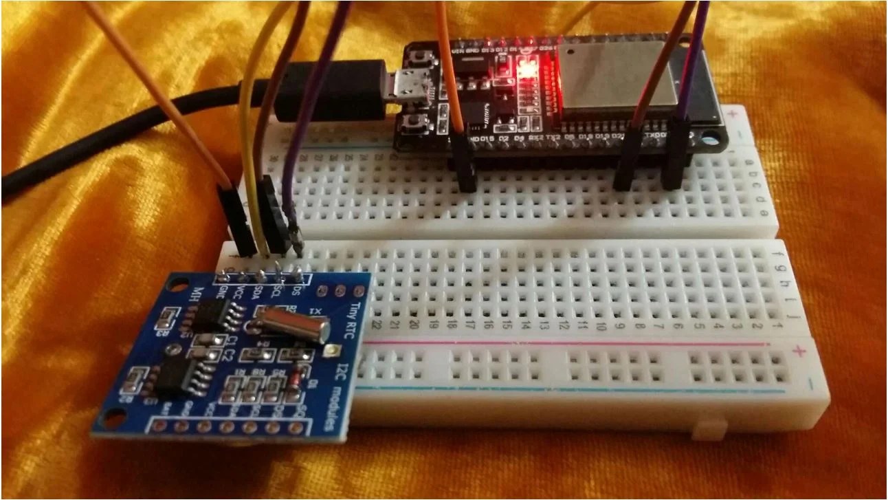 ESP32 Real Time Clock (RTC) using DS1307 Module and display on OLED