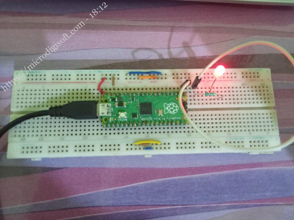 Delay with Timers in Raspberry Pi Pico Using MicroPython