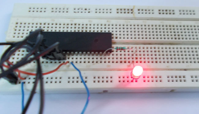 Мигающий светодиод на микроконтроллере AVR ATmega32 схема и принцип работы