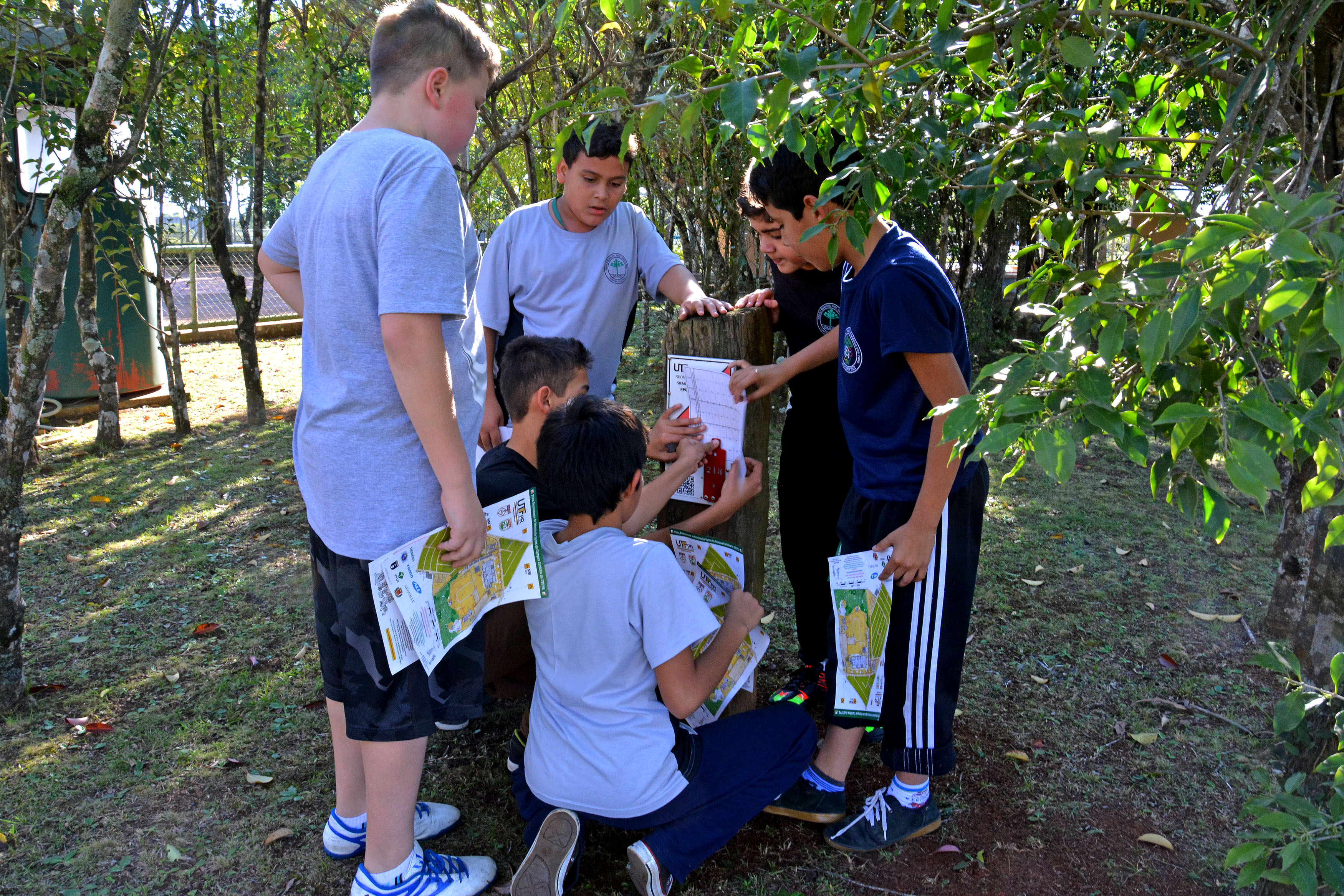 Estudantes de escola do Cajuru fazem corrida de orientação Prefeitura