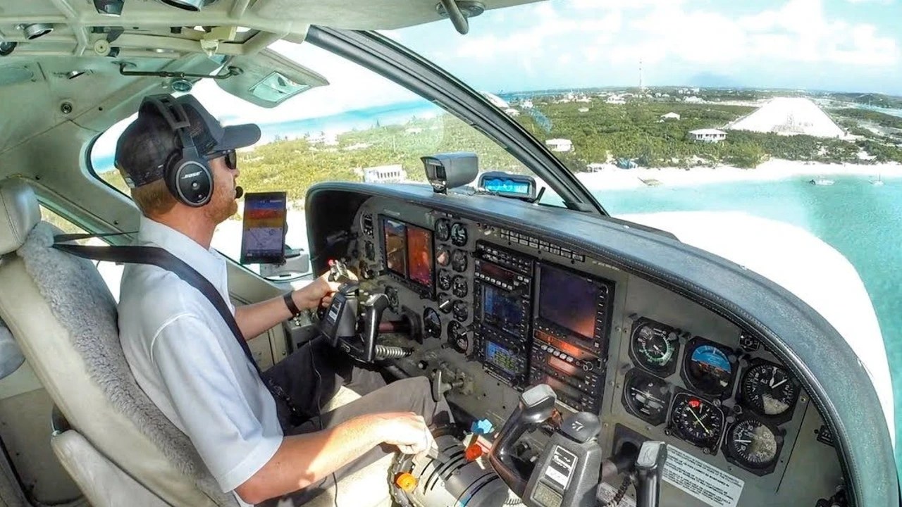 Mastering the Crosswind Landing Techniques Everything You Need to Know